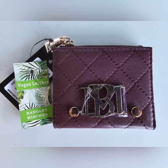 Badgley Mischka Short Bifold Card Wallet NWT Plum - Picture 1 of 6